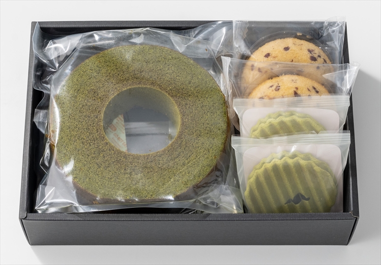 京都　京寿楽庵　宇治抹茶バウム　踊　☆